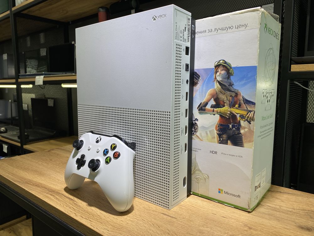 XBOX One S, 1 TB, 1 джойстик, белый, 10412/А10
