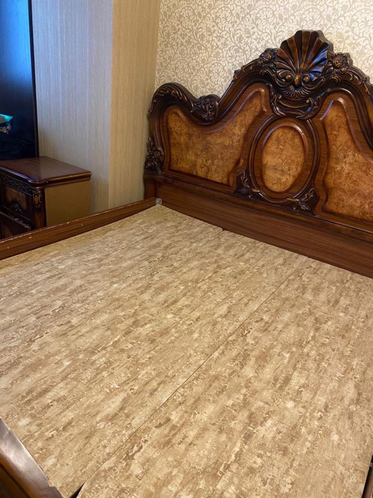 кровать двуспальная
