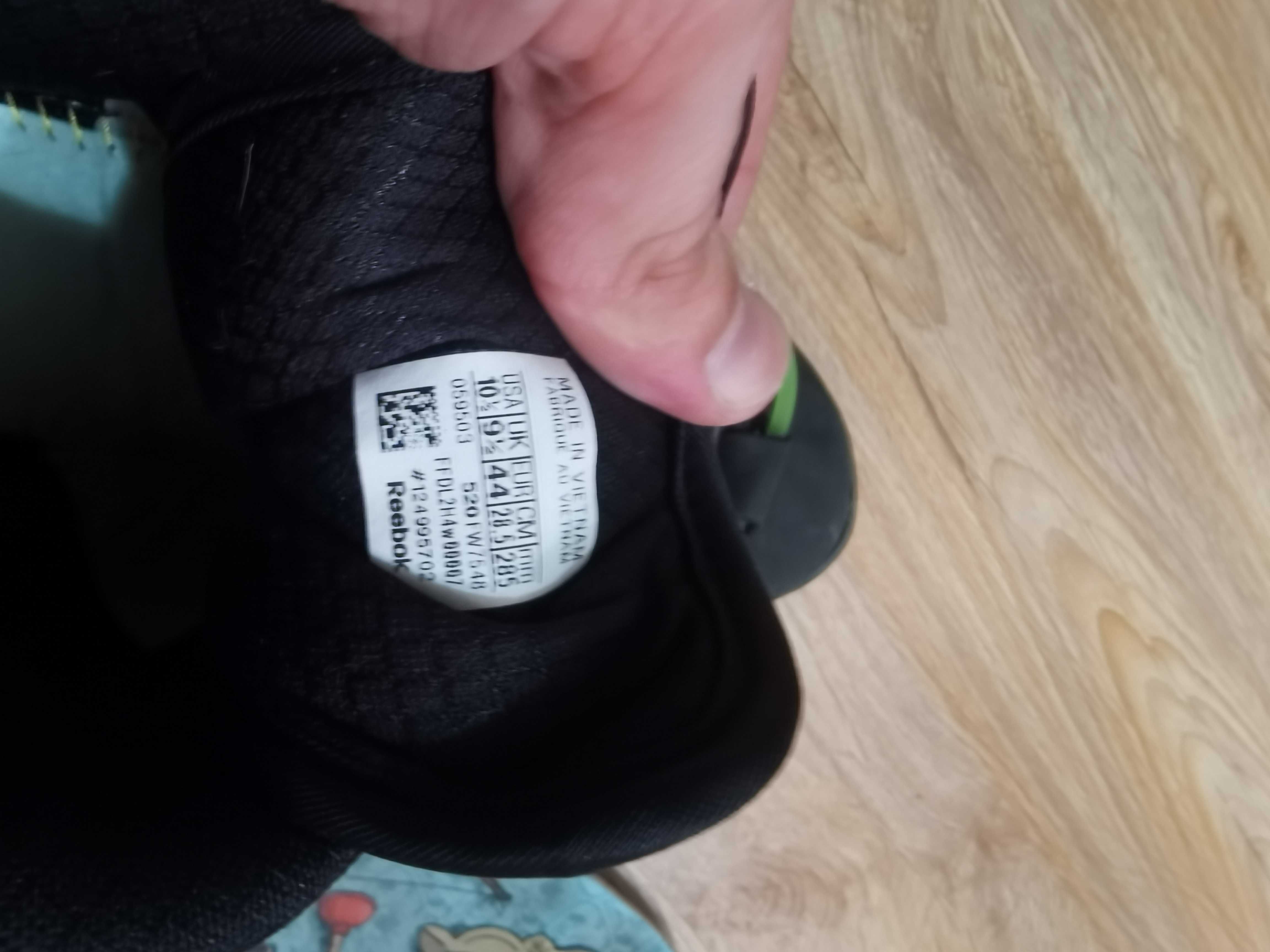 Баскетбольные кроссовки  Reebok question mid колобарация с миньонами