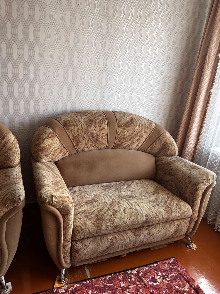 Продам диван с креслой новый