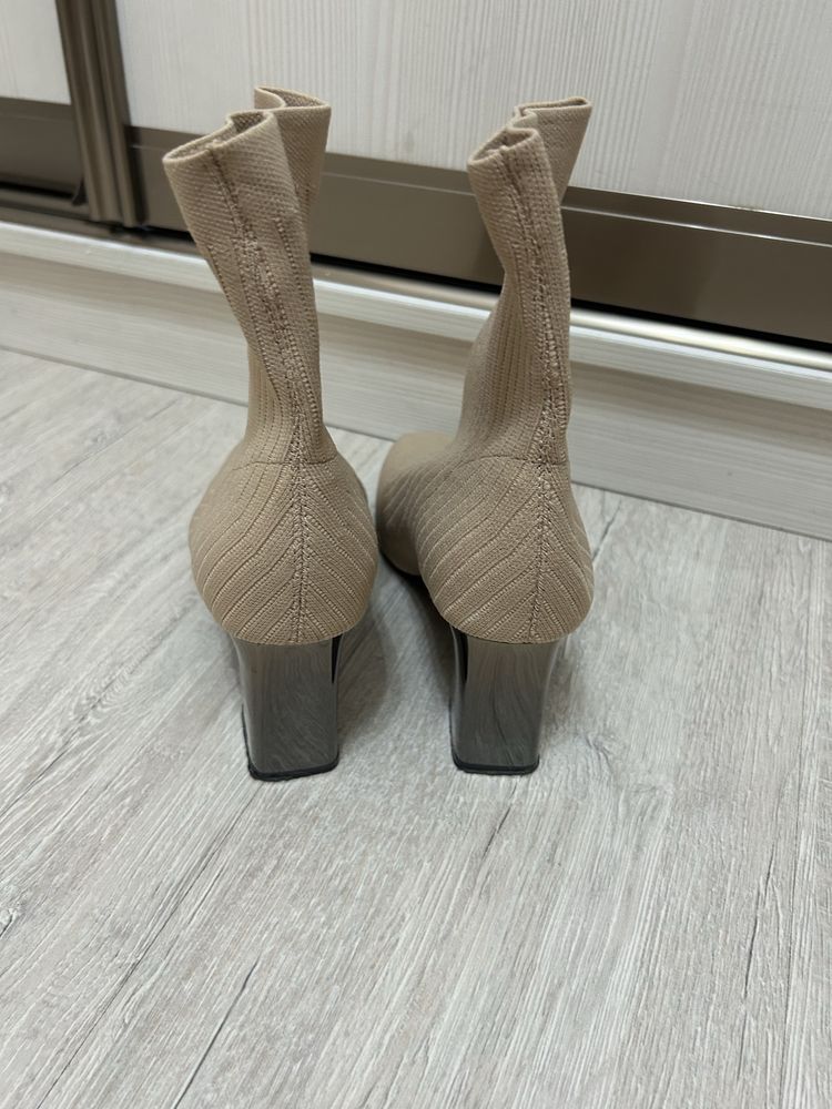 Продам ботинки чулки