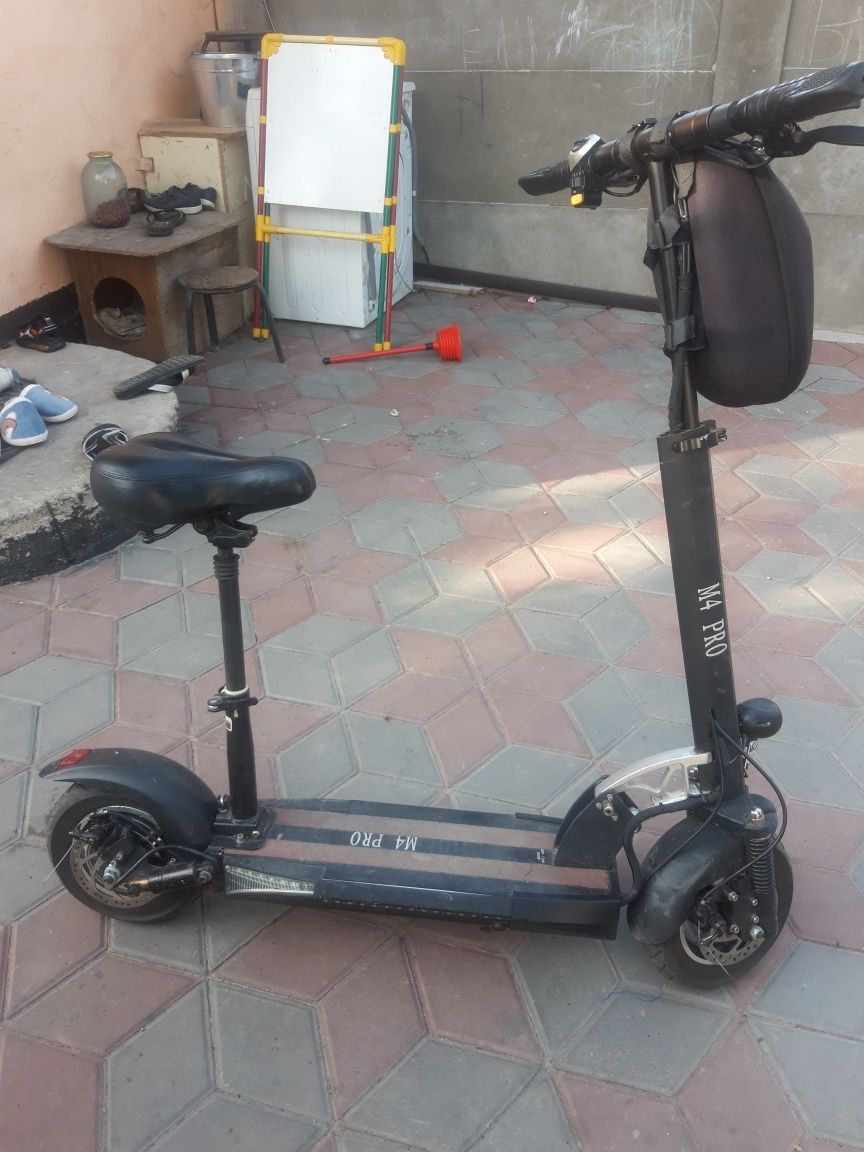 Продам электро самокат