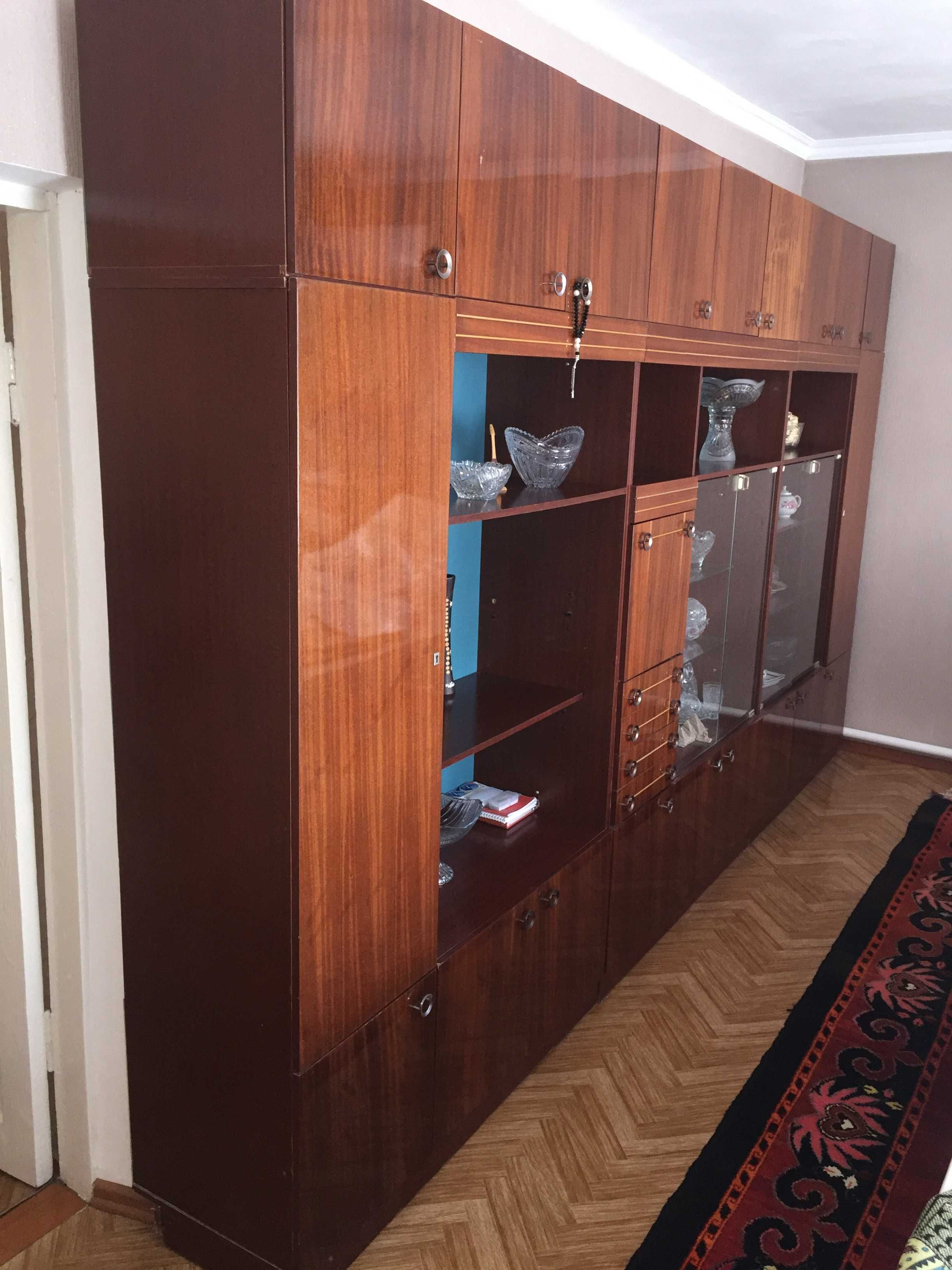 Стенка в отличном состоянии
