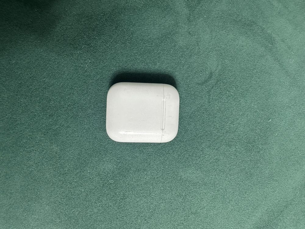 Продам наушники airpods оригинал