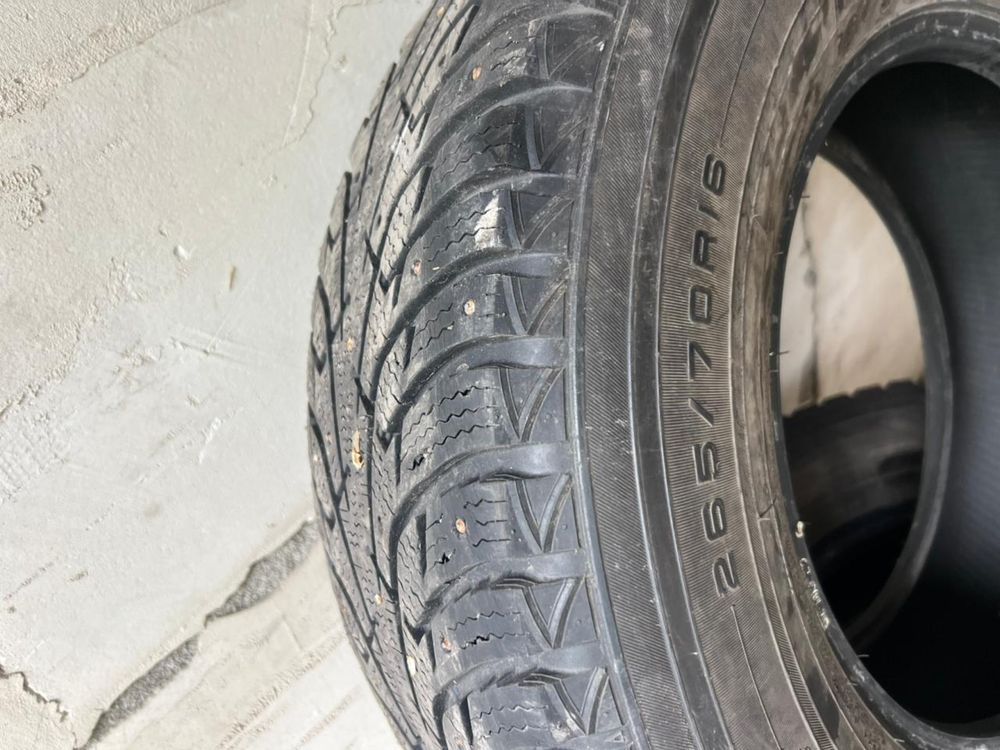 Шины 265/70R 16.