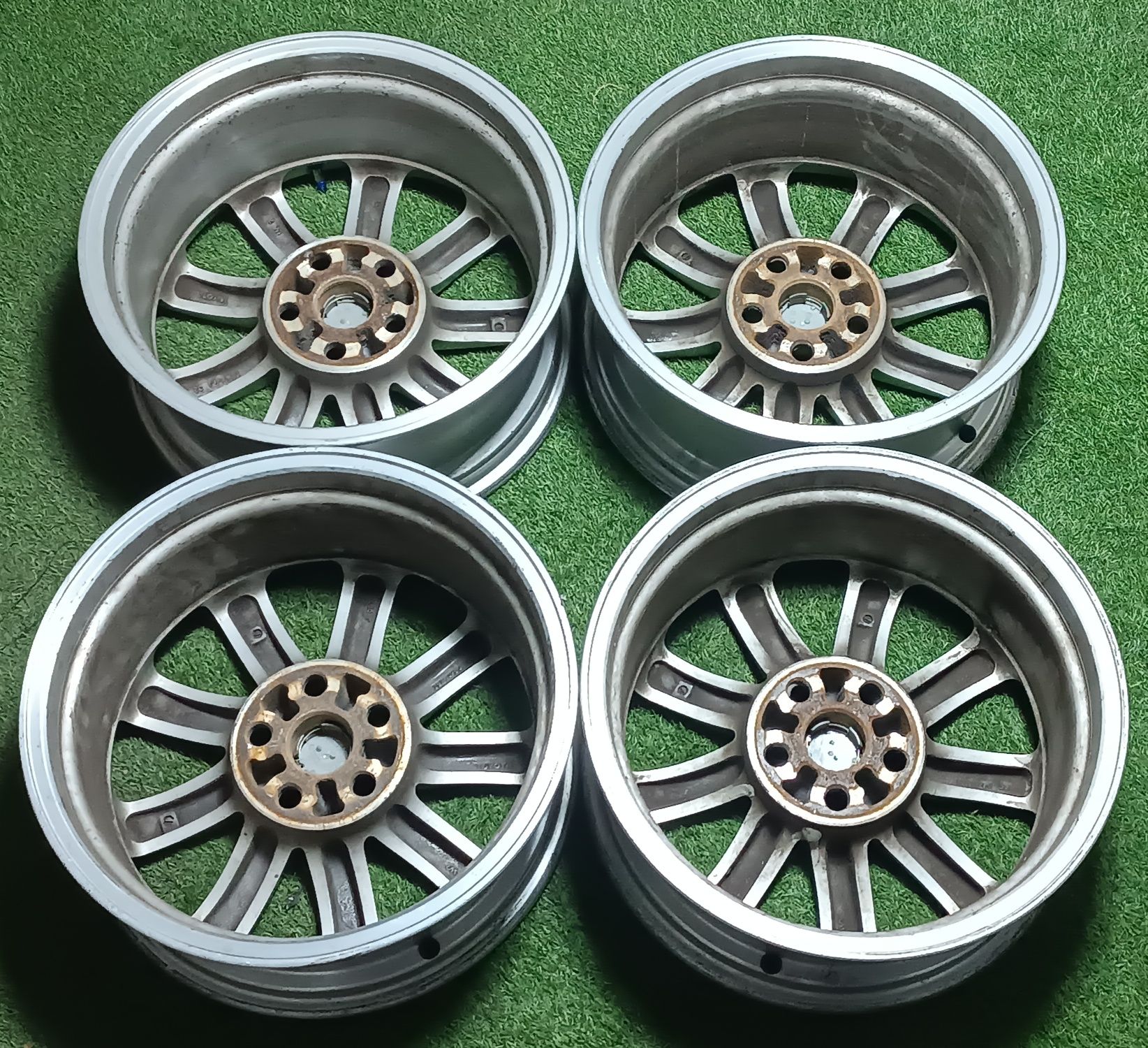 R-18. Привозной оригинал LEXUS LS 460