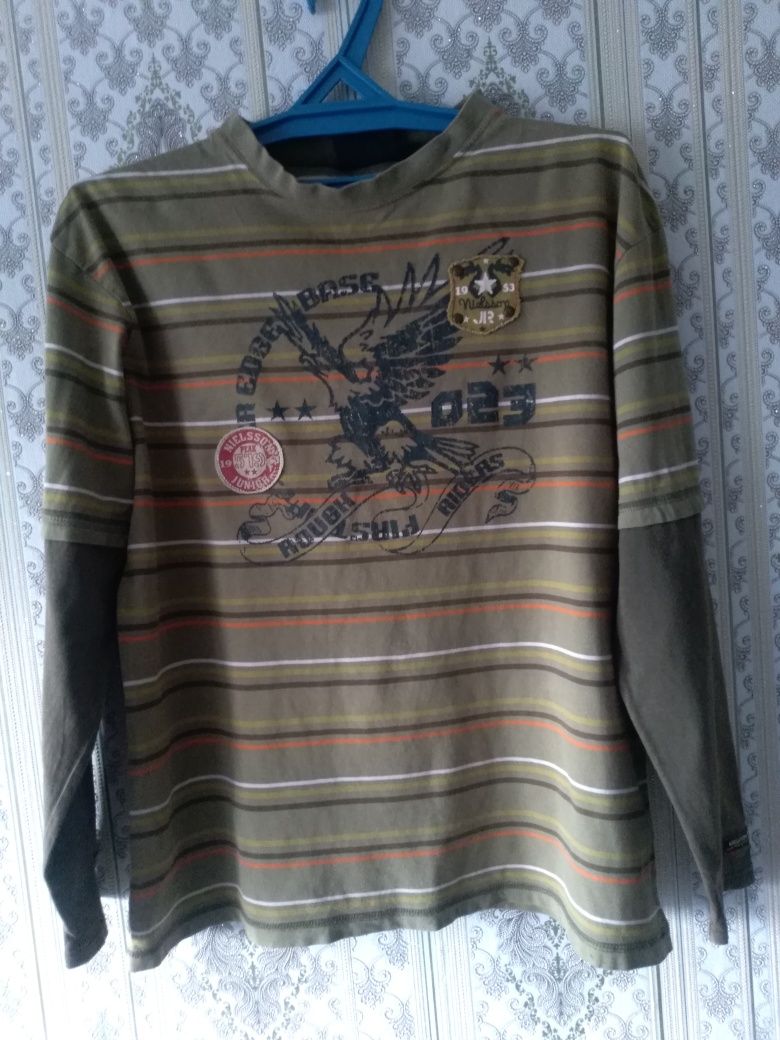 Продам футболки.