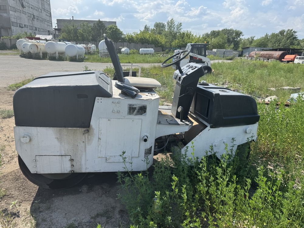 Продам дорожный  каток 3 тонн