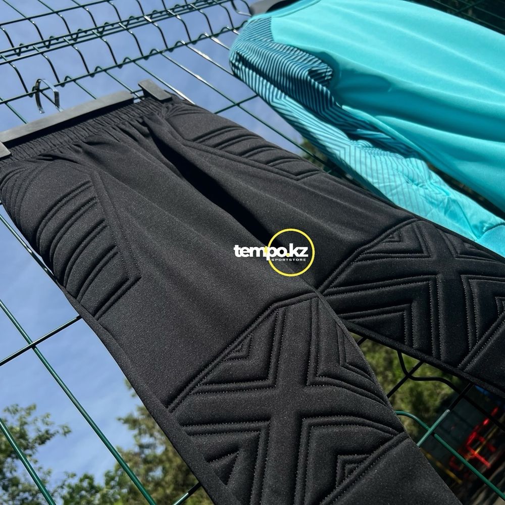 Вратарская футбольная форма Nike XS-S в Алматы