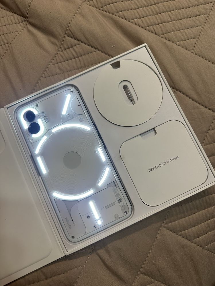 Продается Nothing Phone 2 (256ГБ) белый.