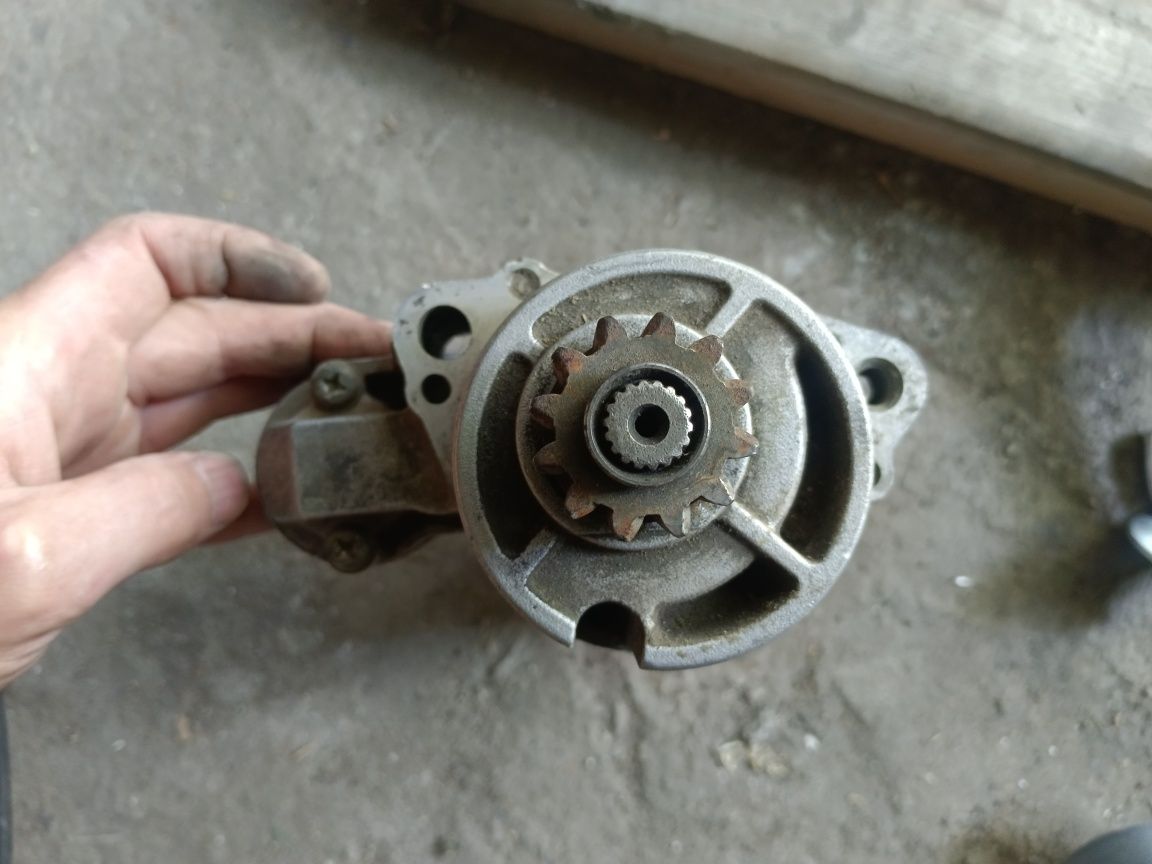 Продам стартер на nissan