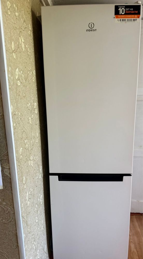 Indesit холодильник