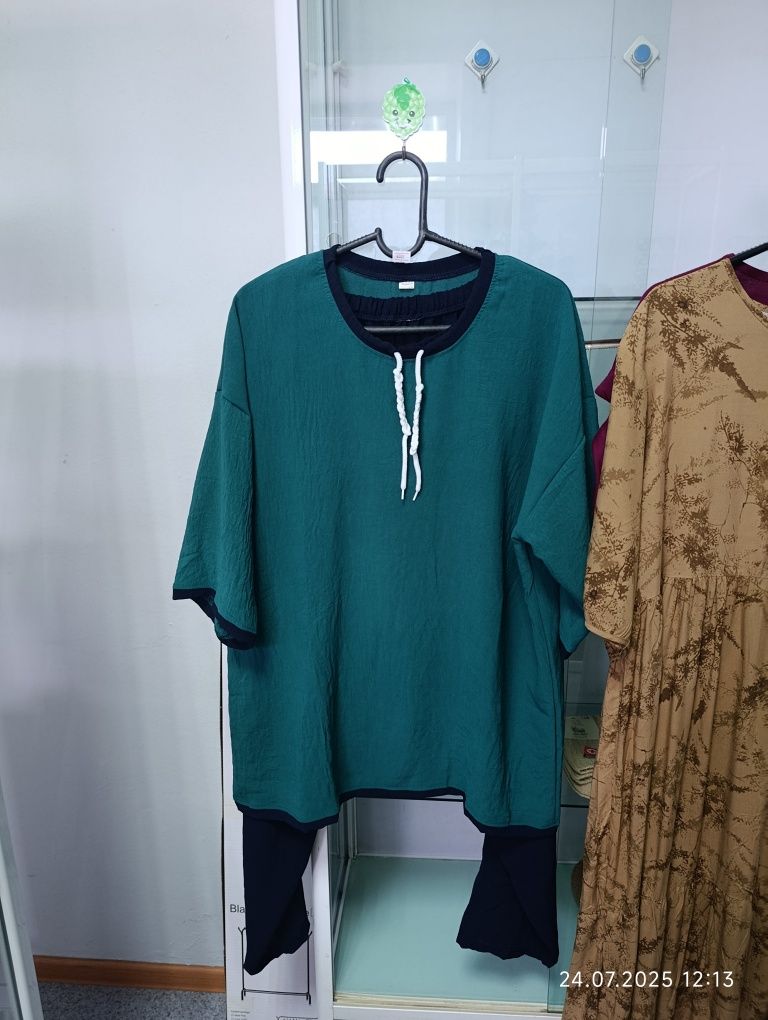 Продам костюмы брючные