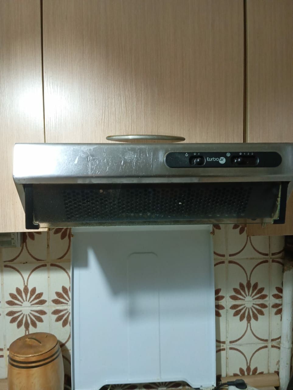 Срочно продаю кухонную вытяжку