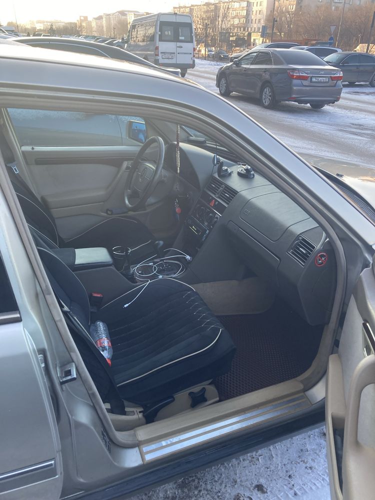 Mercedes Benz C220 газ-бензин