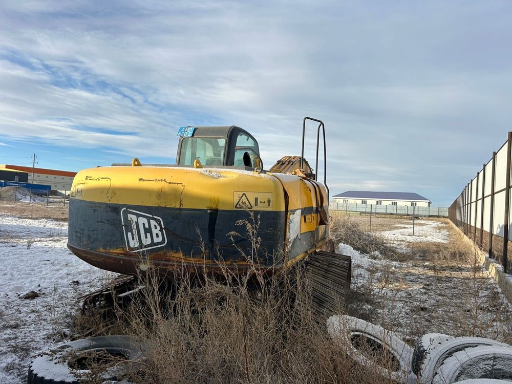 Продам гусеничный экскаватор JCB