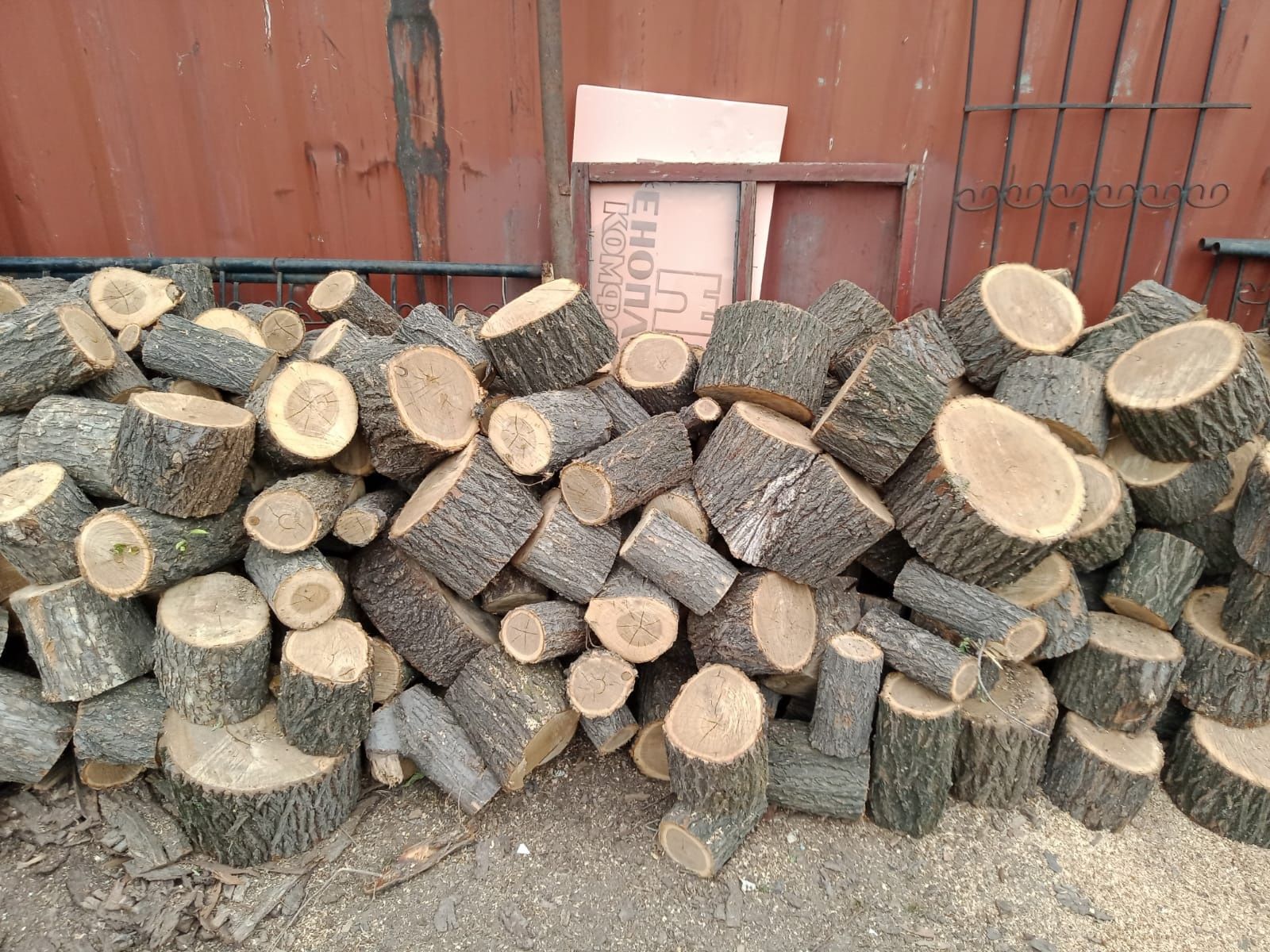 Продам  дрова  чурками  отборные  карагач