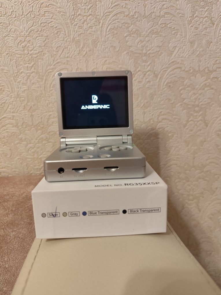 Продается игровая приставка ANBERNIC RG35XXSP