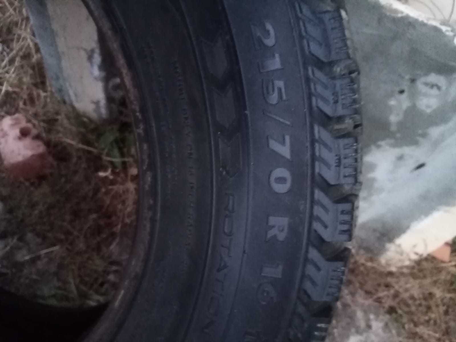 Колеса зимние 4 шт. Nokian, 215/70/16 высота протектора 7мм