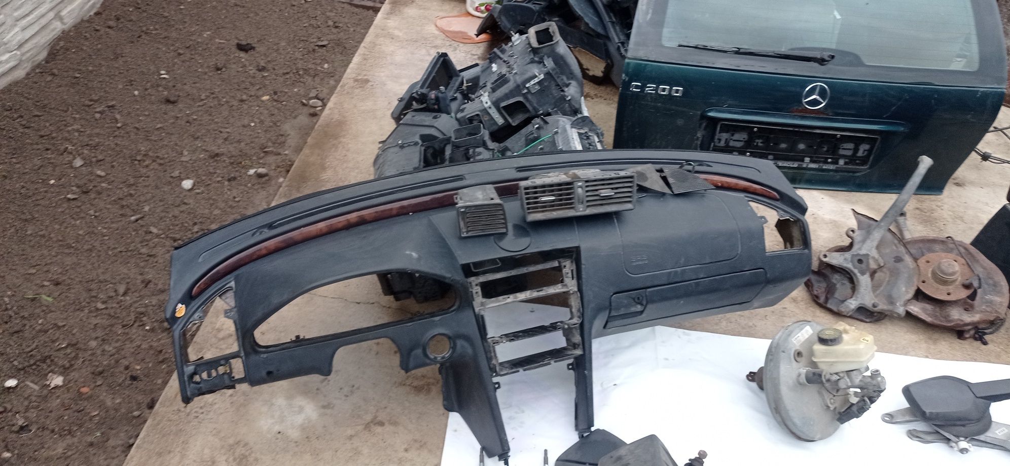 Запчасти Мерседес W202 Cclass разные