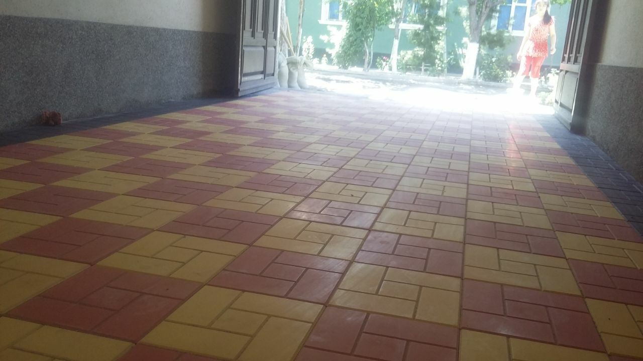 Тротуарная плитка, брусчатка, бордюры, кладочная сетка, вазоны, скамьи