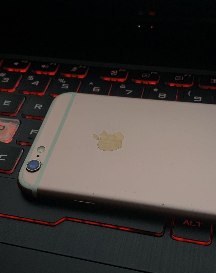 iPhone 6 в отличном состоянии.