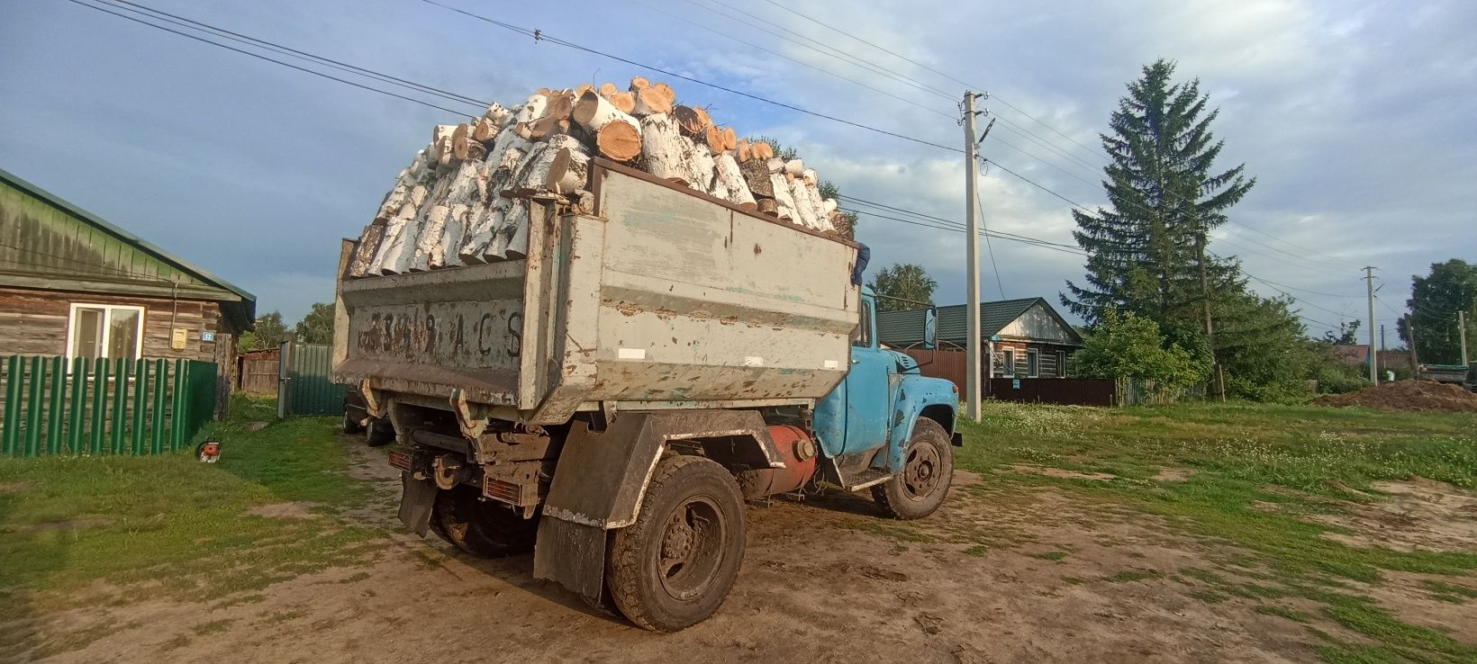 продам дрова швырком, свежий лес