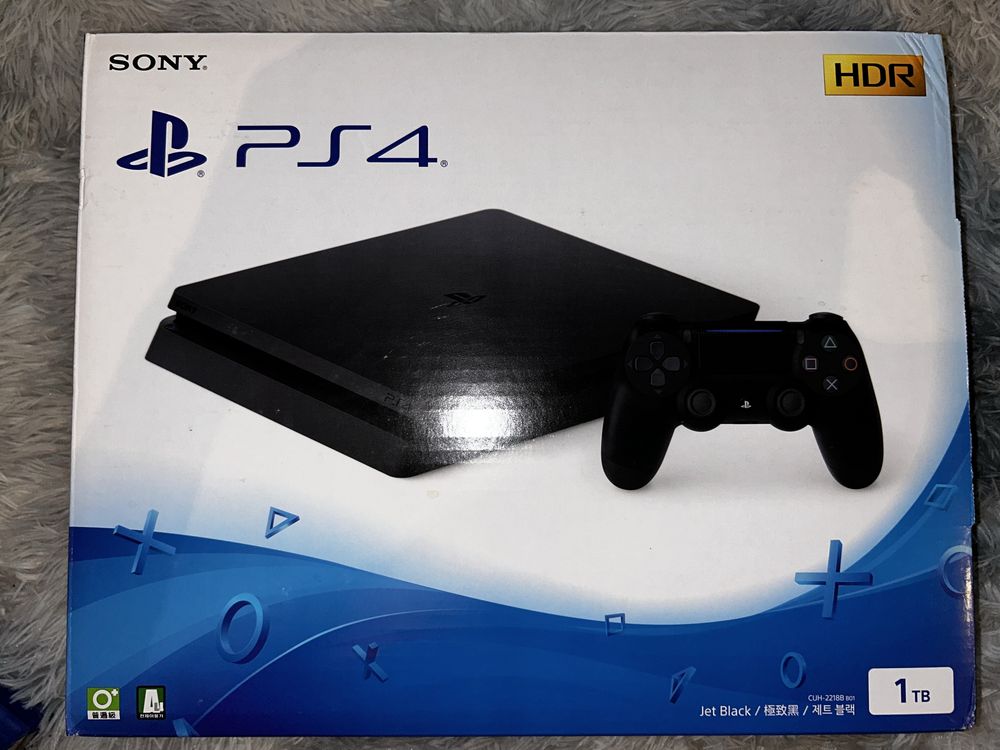 Playstation 4 slim 1 TB