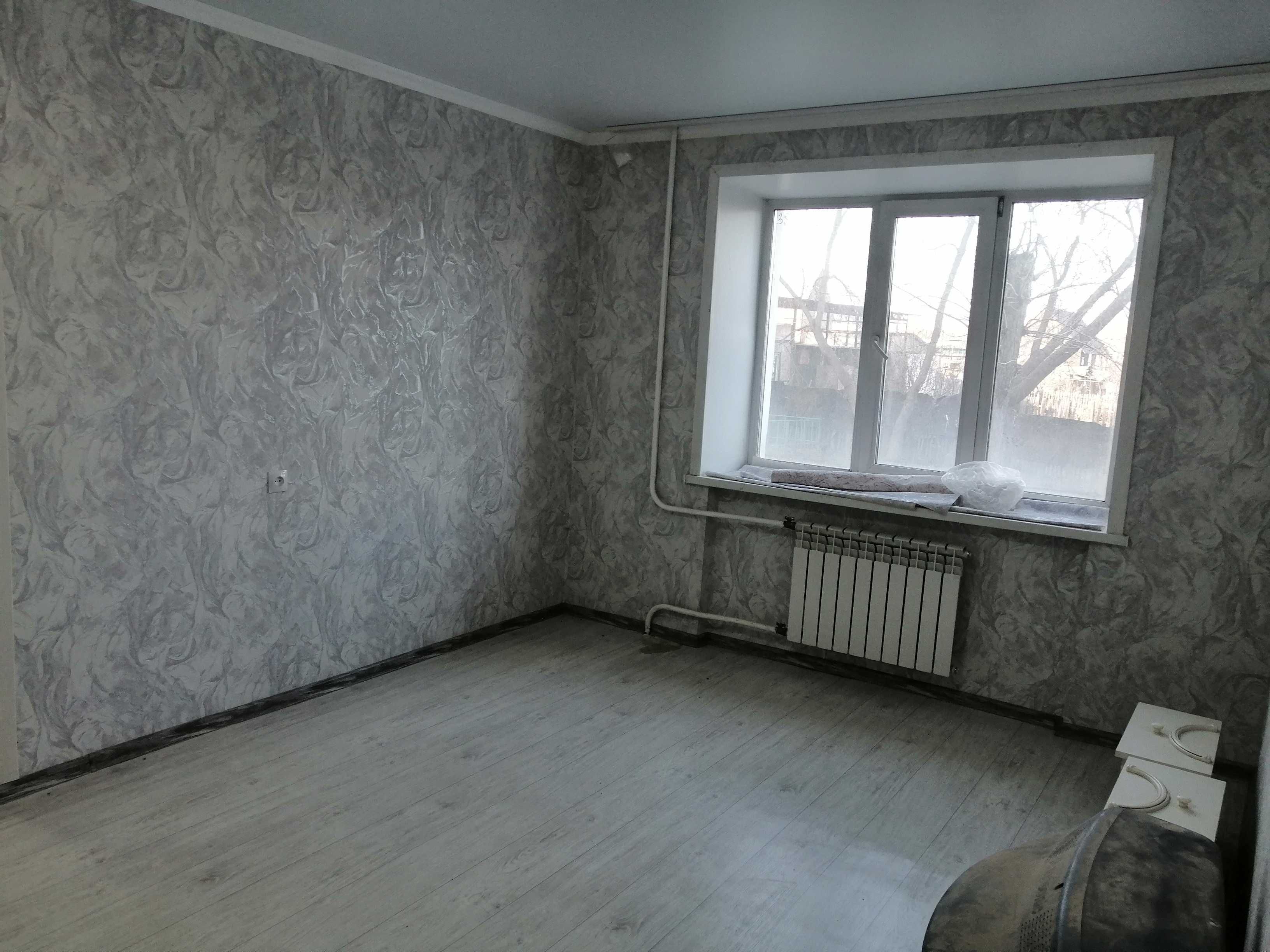 Продам 2 ком. Карасай, 1/5, кирп., 55 кв.м., ремонт, 9,8 млн. Торг.