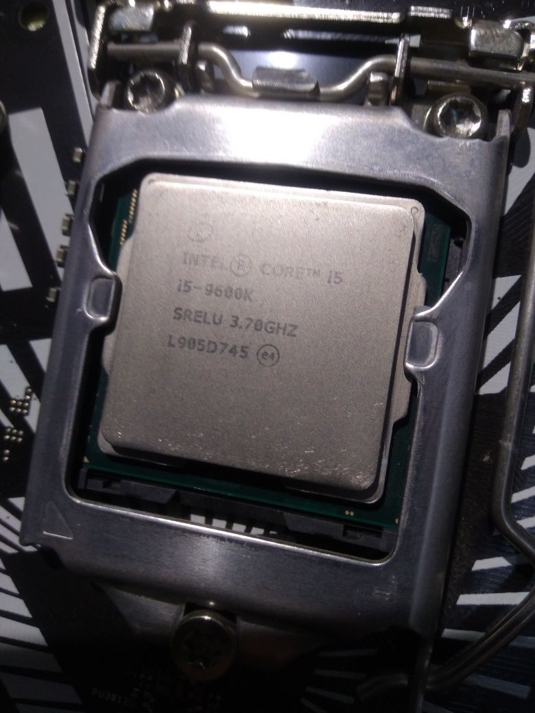 i5 9600k + материнская плата
