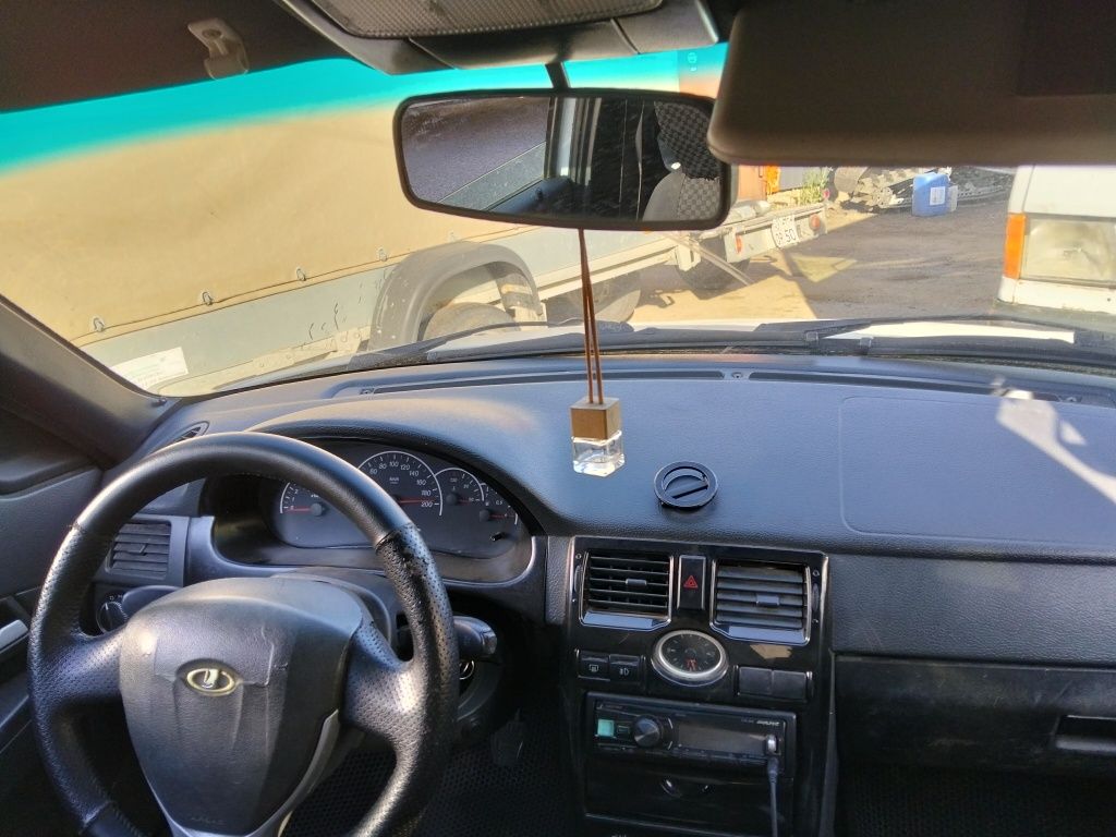 Продам Приору на полном ходу