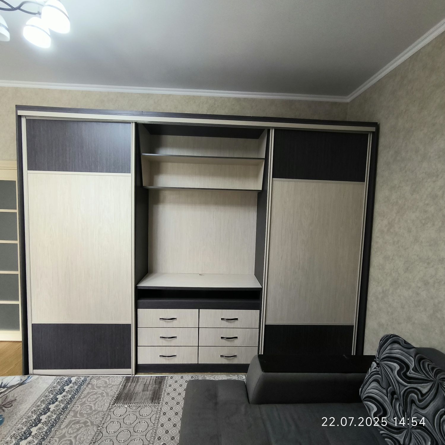 Срочно продается шкаф-купе