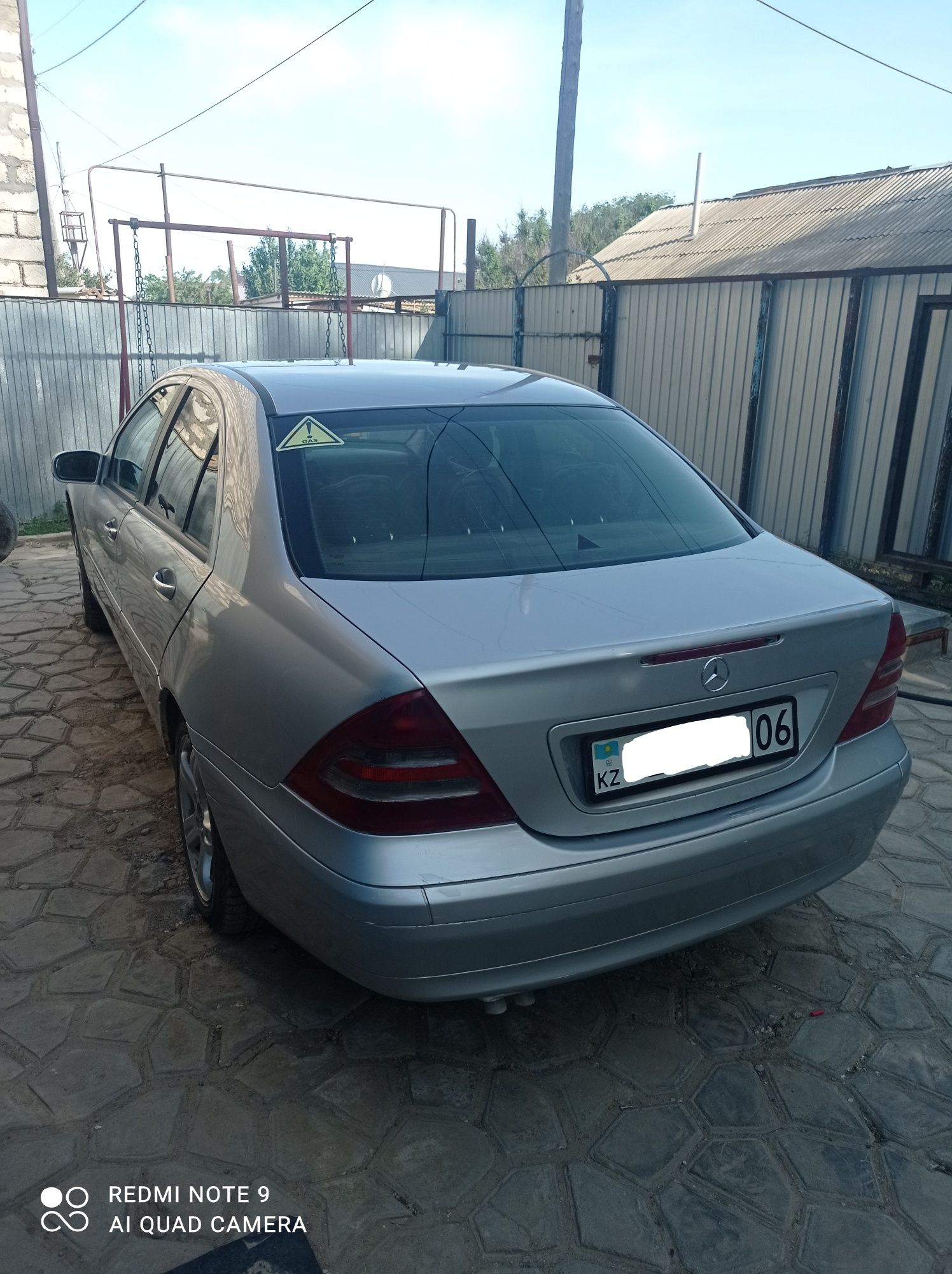 Продам автомобиль Мерседес бенц с180 w203