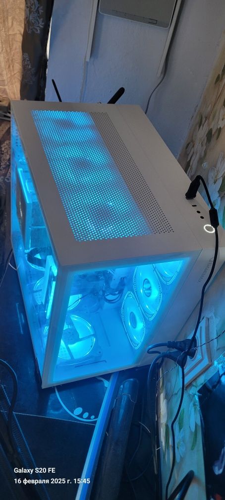 Игровой компьютер новый с ARGB поцветкой.