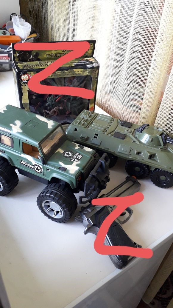 Машинки игрушки разные