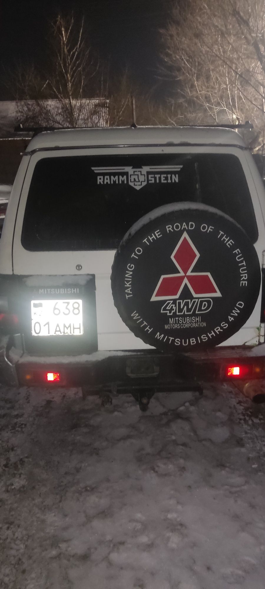 Автомобиль поджеро,2