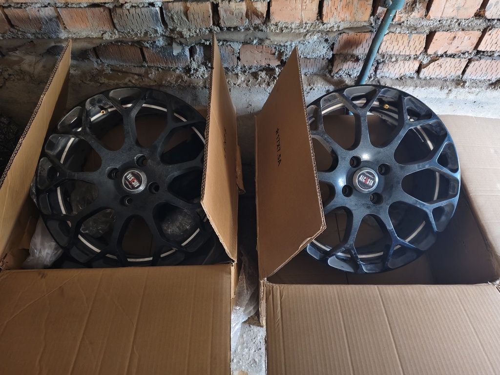 Продам диски комплект Alkasta m34, R16 Dia60.1, j6.5, et38 сверловка 4