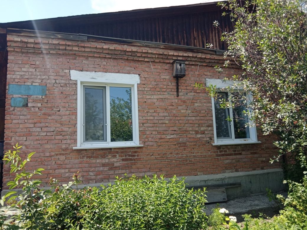 П Белоусовка Продам 1/2 особняка, кирпичный, 64 кв, 3 комнаты