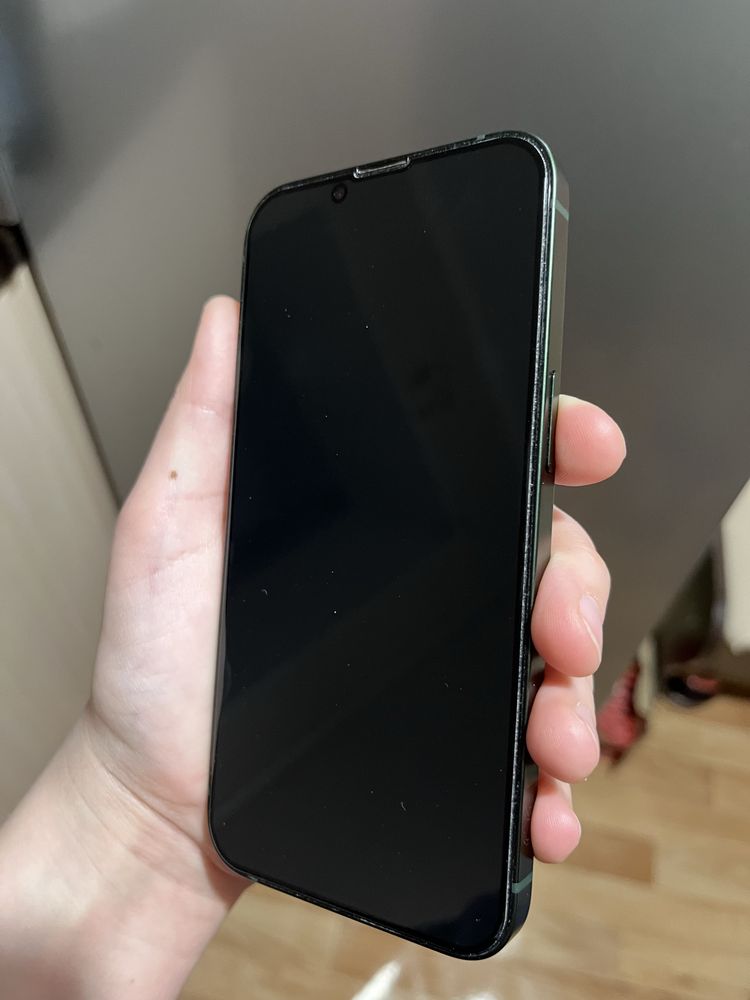 Продам iPhone 13