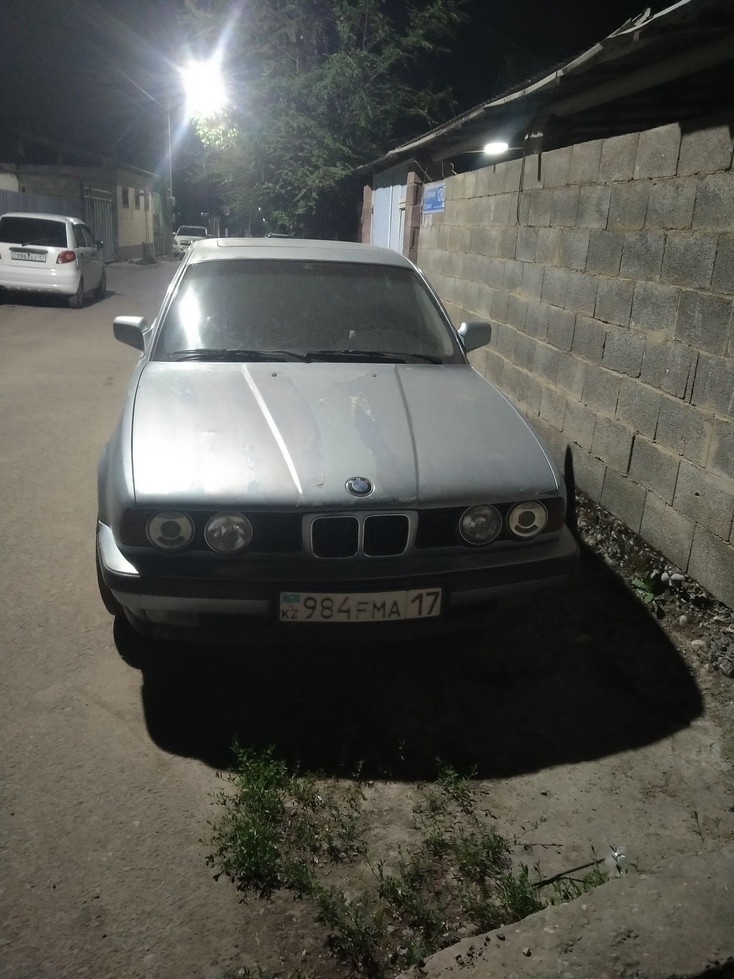 БМВ е 34  в среднем состоянии