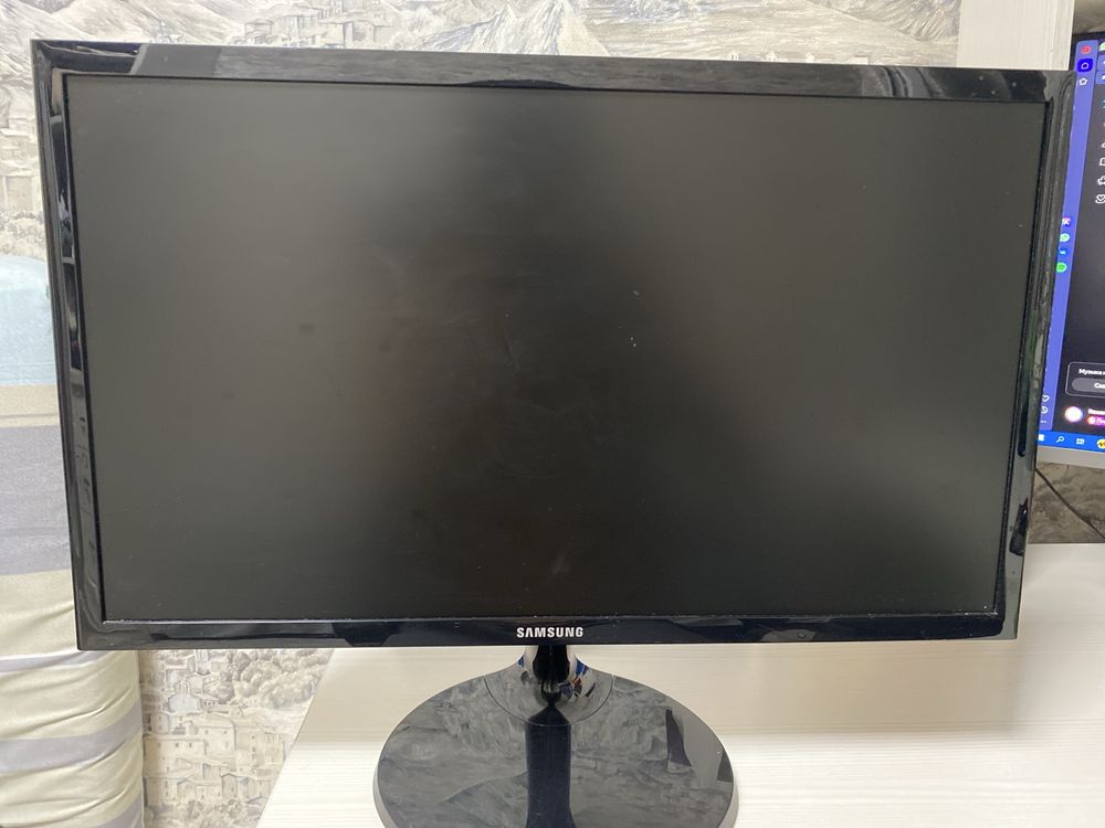 Samsung S22F350FH