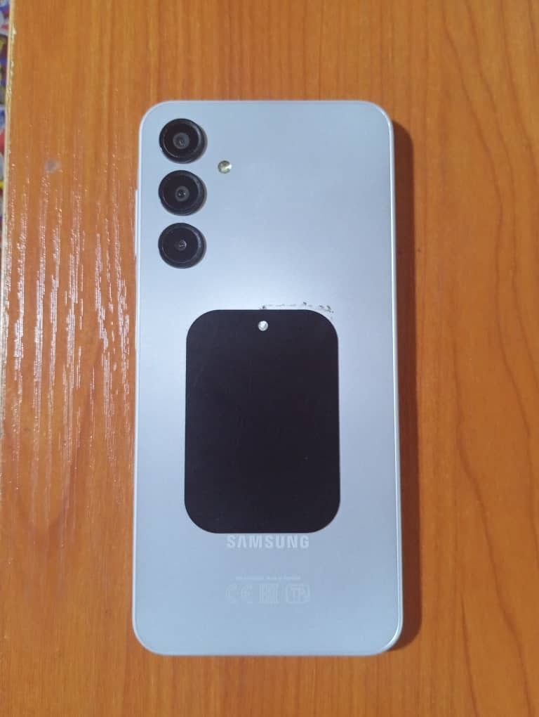 Продам Samsung a16 8+/256