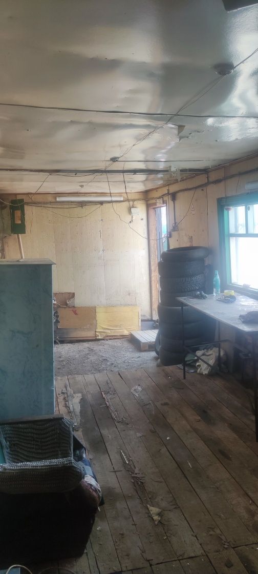Продам вагончик 9 на 3 находится в красном яре