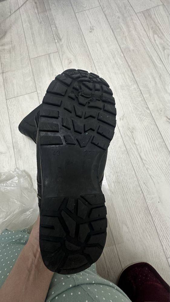 Продам рабочие ботинки