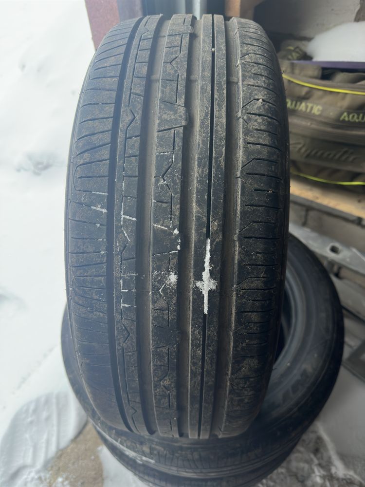 Продам летнюю резину 215/55/17 Nitto