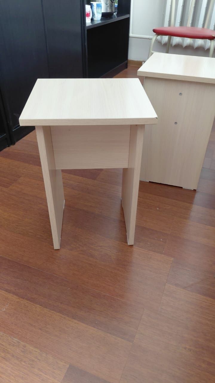 Стол, 1.5×1 м, офиске, жеке колданыска