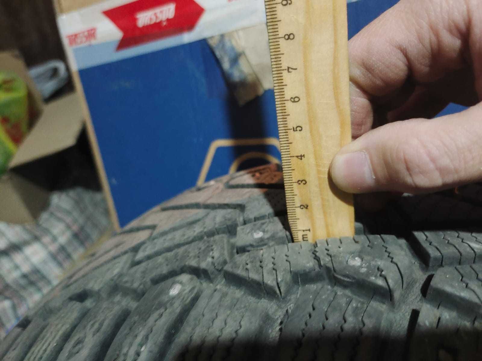 Шины зимние шипованные, б/у, Pirelli Ice Zero 205/60 R16, 4 шт.