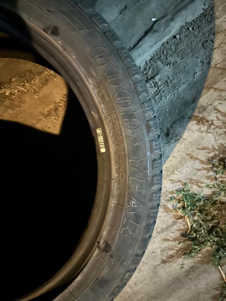 235/50 R19 шины комлект в хорошом состояний