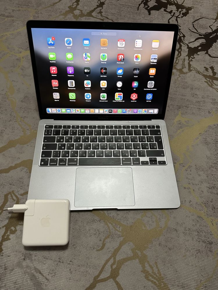 MacBook Air  (Apple M1)