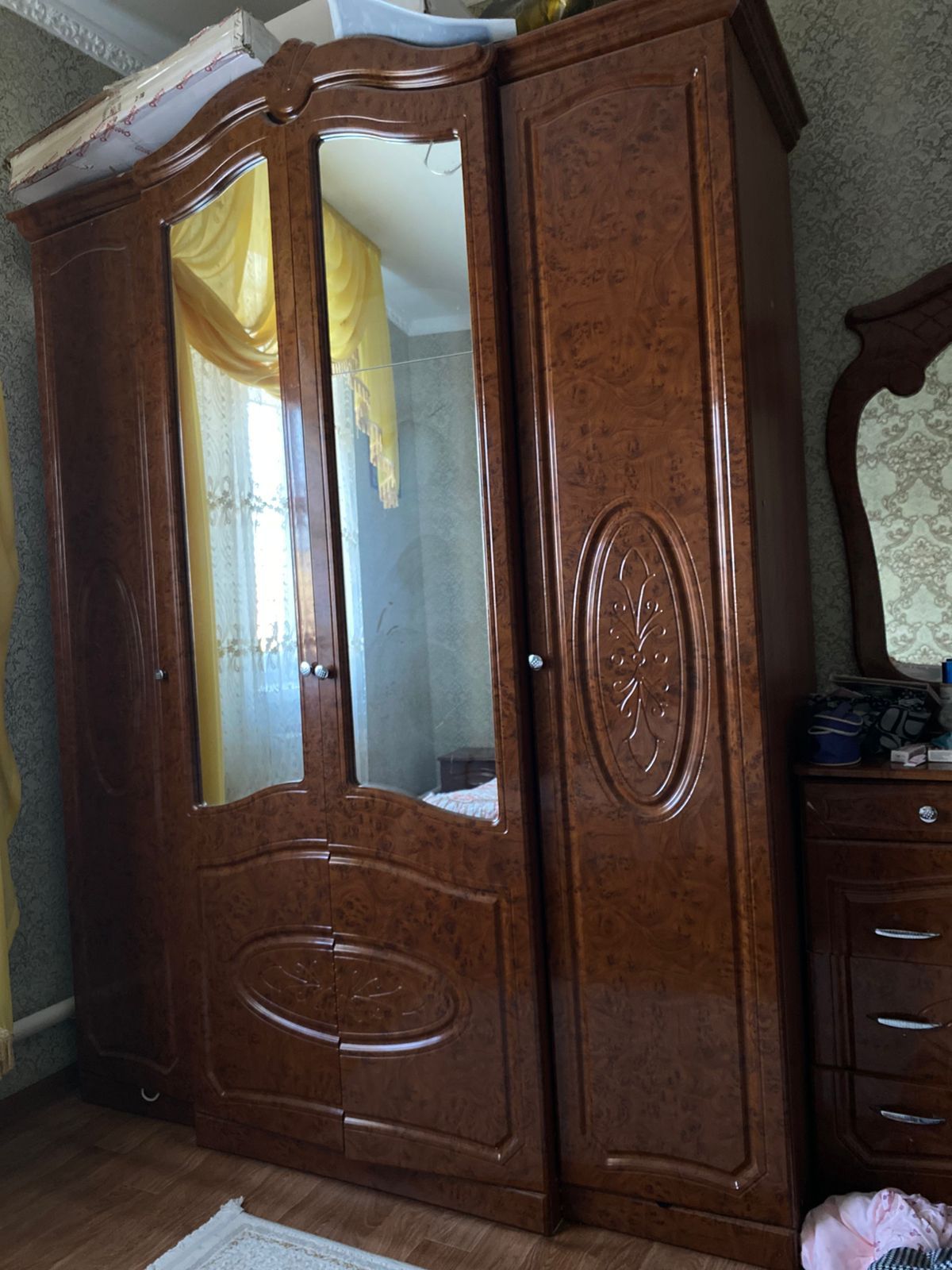 Спальный гарнитур
